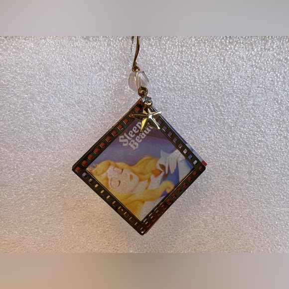 Disney Sleeping Beauty dangling film earring - Picture 3 of 3